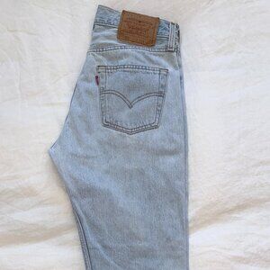 Vintage 90s Levi's 501 30x32 28" waist, light wash (women's)